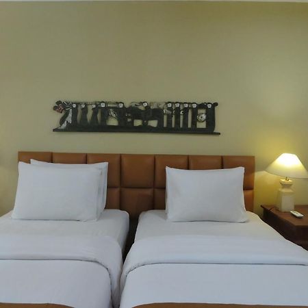 Balira Airport Hotel Кута Экстерьер фото